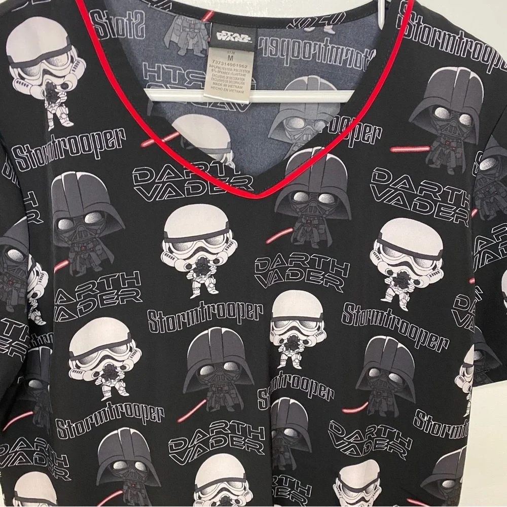 Star Wars Women’s Cherokee Scrub Top Tooniforms V-Neck Size Medium- Like New - Picture 2 of 5